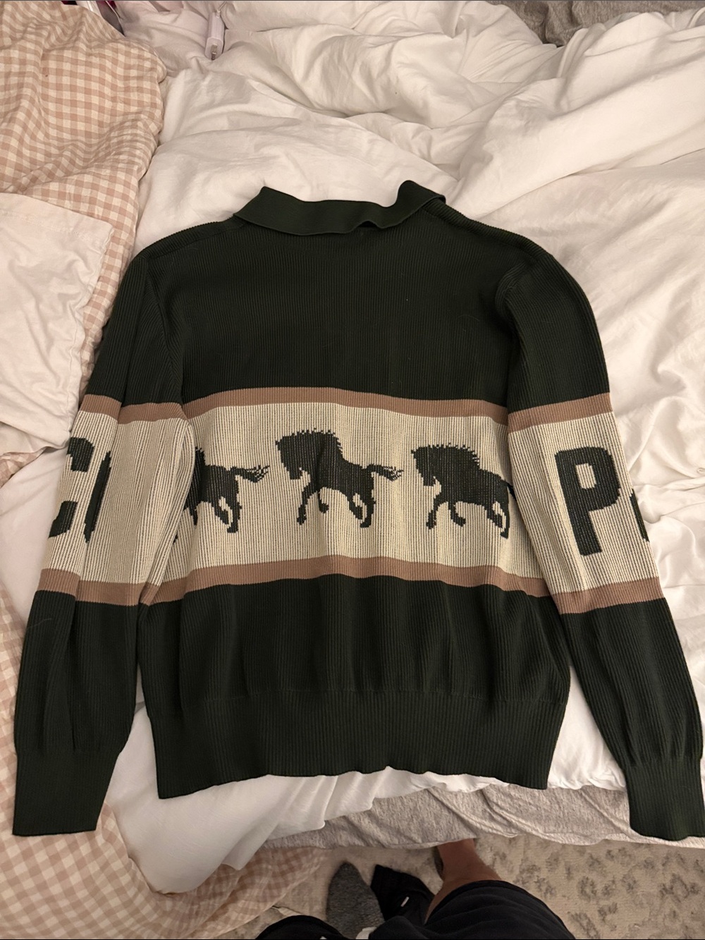 Men's Dark Green Crewneck Polo Sweater with Horse Motif - Picture 5 of 5
